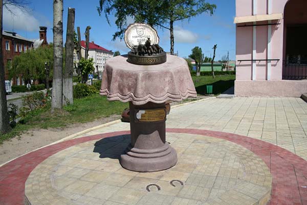 Памятник шпротам Памятник шпротам